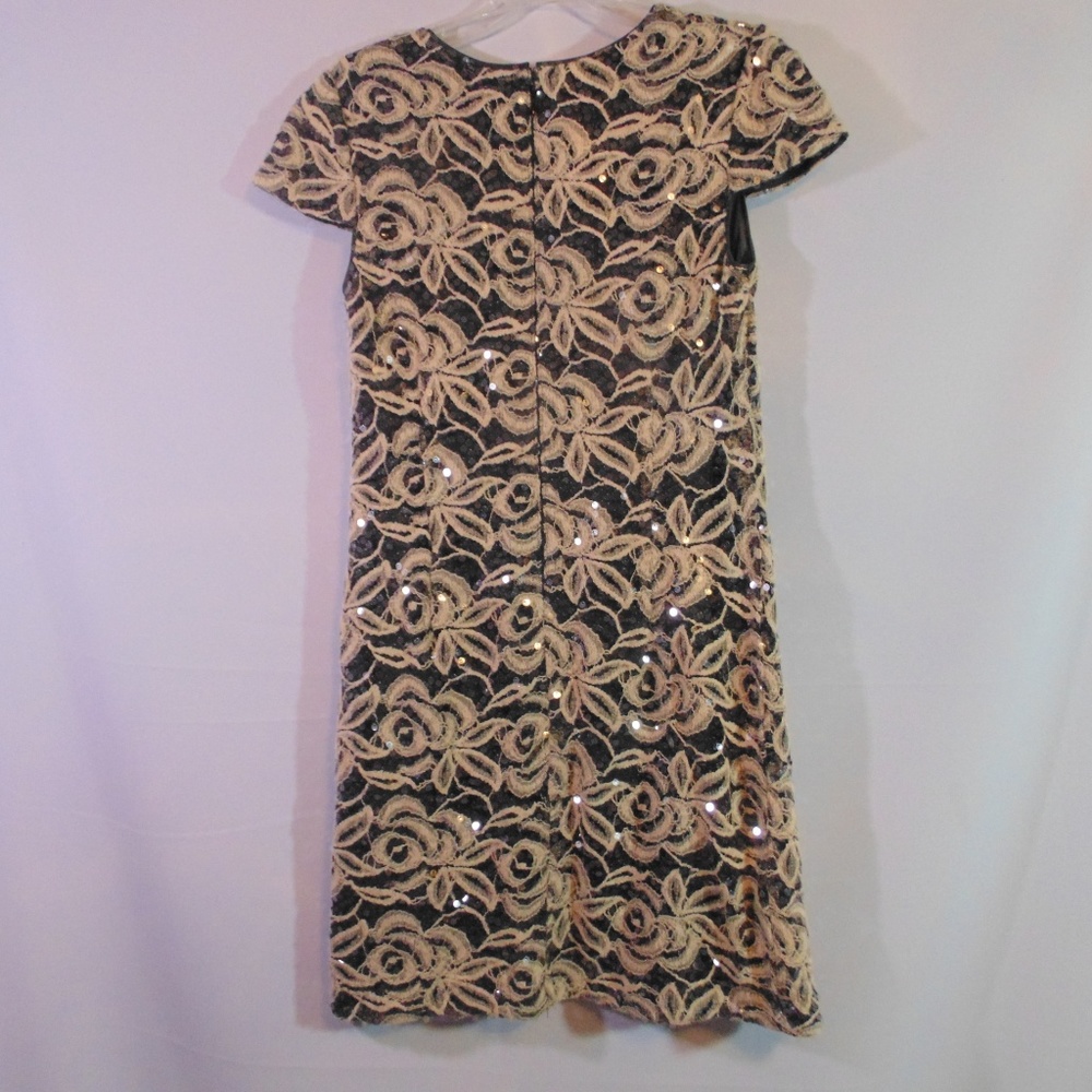 Lace and sequin dress by Suzi Chin for Maggie Bout - Picture 2 of 3
